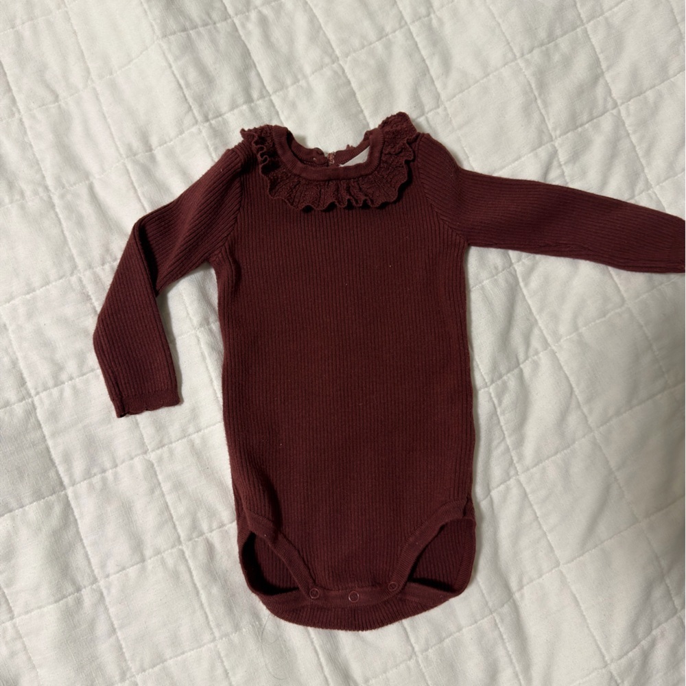 Rylee + Cru Ruffle Collar Bodysuit Burgundy 6-12M Baby Girl Knit One Piece - Picture 3 of 6